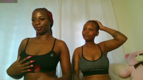 Snapshot of domecesy chatting on 07/17/26, 11:28 Amarie noels online show from 07/17/26, 11:28