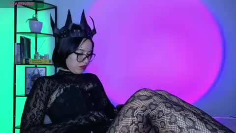 Snapshot of domgiirl chatting on 07/28/26, 04:16 Mistress online show from 07/28/26, 04:16