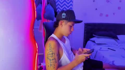 Snapshot of domi_master chatting on 01/29/25, 12:33 MASTER online show from 01/29/25, 12:33