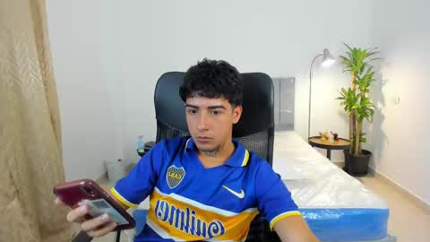 Snapshot of domi_master chatting on 02/17/25, 03:58 MASTER online show from 02/17/25, 03:58