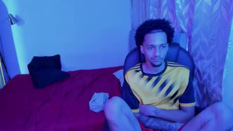 Snapshot of domi_master chatting on 10/19/25, 12:11 MASTER online show from 10/19/25, 12:11