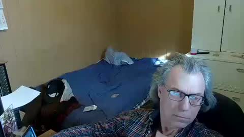 Snapshot of domiande chatting on 01/27/25, 11:54 domiande online show from 01/27/25, 11:54