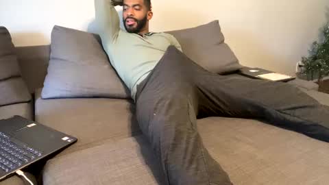 Snapshot of domidick7 chatting on 02/21/25, 08:38 Domi online show from 02/21/25, 08:38