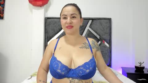 domi  online show from 03/24/26, 11:48