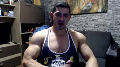Snapshot of dominatemuscle chatting on 12/13/24, 07:10 Kevin online show from 12/13/24, 07:10