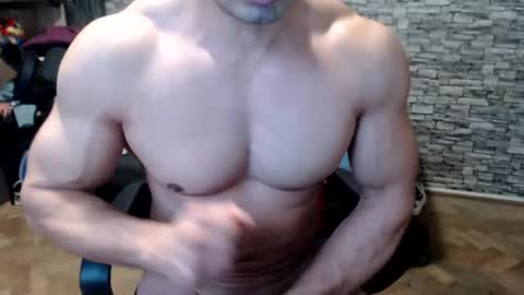 Snapshot of dominatemuscle chatting on 12/21/24, 07:03 Kevin online show from 12/21/24, 07:03