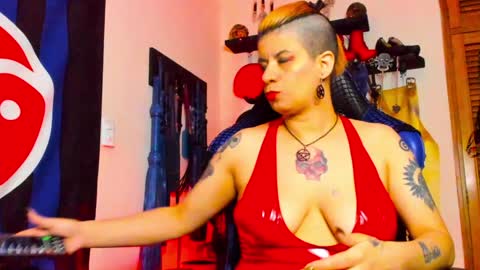 Snapshot of dominatrixblue chatting on 01/06/25, 02:36 Dom Blue online show from 01/06/25, 02:36