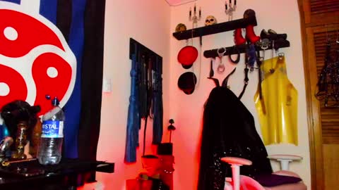 Snapshot of dominatrixblue chatting on 01/12/25, 09:29 Dom Blue online show from 01/12/25, 09:29