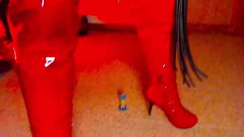 Snapshot of dominatrixblue chatting on 01/15/25, 09:41 Dom Blue online show from 01/15/25, 09:41