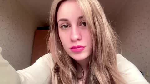 Mia online show from 04/01/26, 08:37