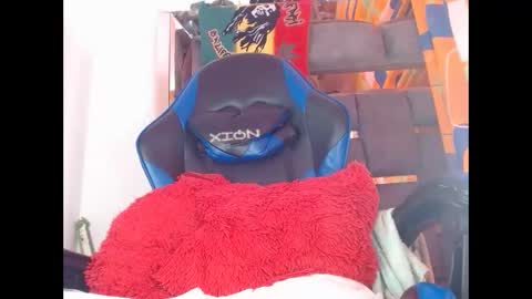 Snapshot of dominic751 chatting on 10/12/25, 07:35 dominic751 online show from 10/12/25, 07:35