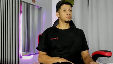 Snapshot of dominic__brown chatting on 02/16/26, 04:19 Dominic online show from 02/16/26, 04:19