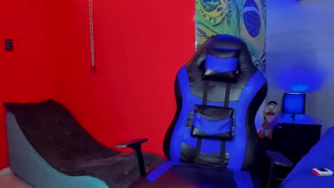 DOMI online show from 02/04/26, 03:34