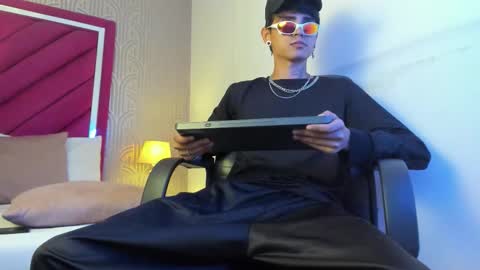 Snapshot of dominic_foox chatting on 02/27/26, 01:33 Dominic foox online show from 02/27/26, 01:33