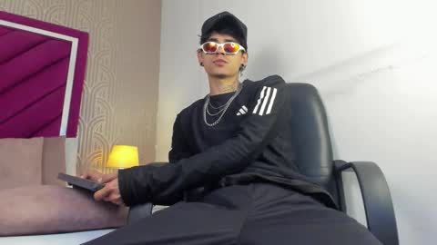 Snapshot of dominic_foox chatting on 02/28/26, 01:56 Dominic foox online show from 02/28/26, 01:56