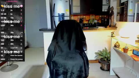 SANTI  independent model online show from 09/25/25, 01:20