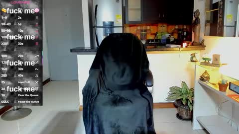 SANTI  independent model online show from 10/04/25, 01:47