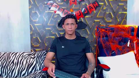 dominic_smith_ online show from 10/26/25, 06:14