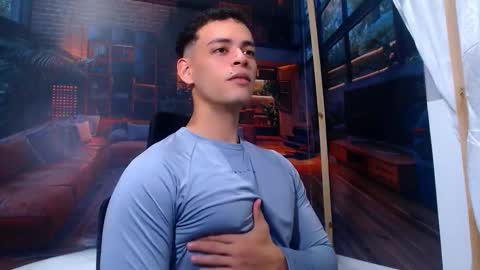 Snapshot of dominicblazze chatting on 10/19/25, 07:14 Dominic online show from 10/19/25, 07:14