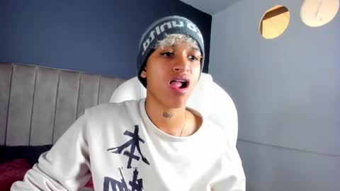 Dominick  online show from 01/05/25, 03:55