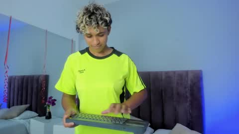 Dominick  online show from 02/18/25, 12:15