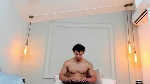 Dominick Star online show from 02/04/25, 09:17