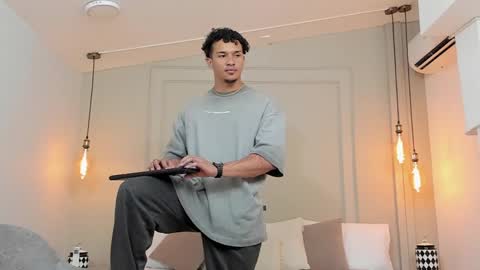 Dominick Star online show from 02/09/25, 04:36