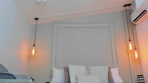 Dominick Star online show from 02/11/25, 07:33