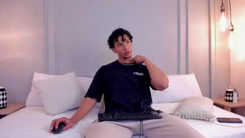 Dominick Star online show from 09/21/25, 04:03