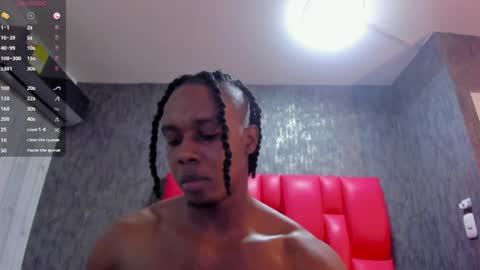 Snapshot of dominicsccott chatting on 05/26/26, 01:07 Dominicscott online show from 05/26/26, 01:07