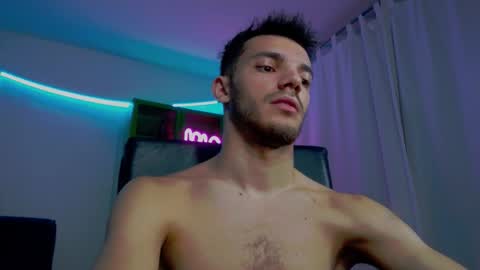 dominicvalente online show from 11/20/25, 08:08