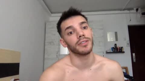 Snapshot of dominicvalente chatting on 05/25/26, 02:23 dominicvalente online show from 05/25/26, 02:23