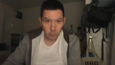 dominik_home online show from 10/21/25, 07:25