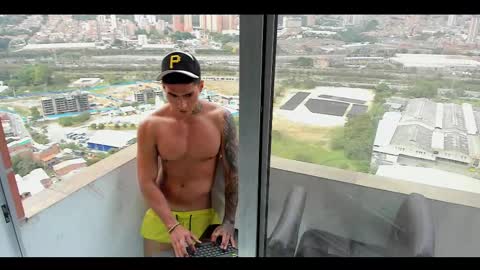 Only fans Ronnie col---InstaRonniecolleman  online show from 02/15/25, 10:21