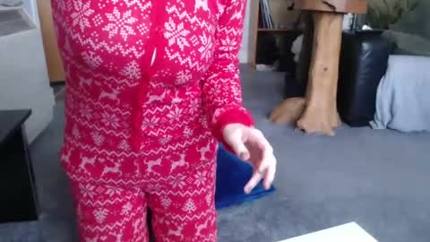   dominique  online show from 01/16/25, 02:19