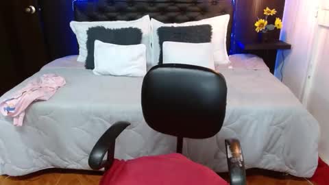  D O M I N K  online show from 02/23/25, 03:02