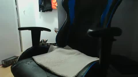 Dominique online show from 09/18/25, 05:26