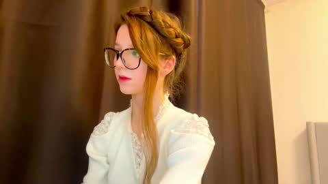 Snapshot of domitilabarrus chatting on 02/24/26, 01:42 Kira online show from 02/24/26, 01:42