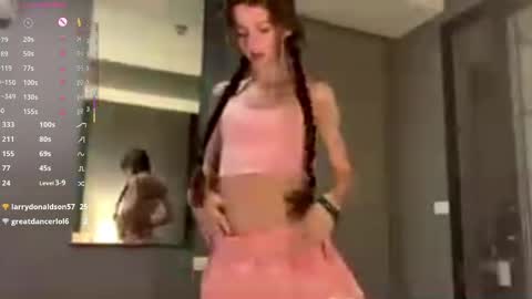 Kira online show from 04/10/26, 01:22