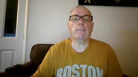 Snapshot of domjolly08 chatting on 10/07/25, 09:01 David uk online show from 10/07/25, 09:01