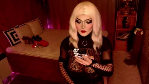 Snapshot of domtrans4sub chatting on 12/11/24, 11:51 online show from 12/11/24, 11:51