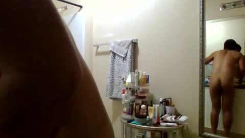 Snapshot of donlopez18 chatting on 10/29/25, 04:09 donlopez18 online show from 10/29/25, 04:09