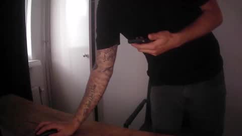 Snapshot of donn053 chatting on 09/10/25, 05:35 Papi online show from 09/10/25, 05:35