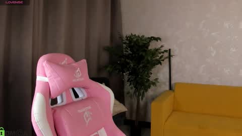 Aura online show from 12/16/25, 03:11