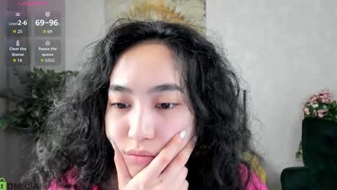 Aura online show from 01/11/26, 02:05