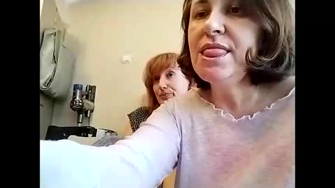 Tatiana 43 curvy sexy body and Joanna redhead 39 years online show from 04/05/26, 02:03