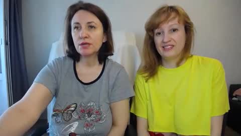 Snapshot of donnalimadonna chatting on 05/19/26, 08:20 Tatiana 43 curvy sexy body and Joanna redhead 39 years online show from 05/19/26, 08:20