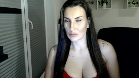 DonnaLive online show from 10/27/25, 04:00