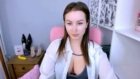 Snapshot of donnasensual chatting on 07/18/26, 12:09 DonnaSensual online show from 07/18/26, 12:09