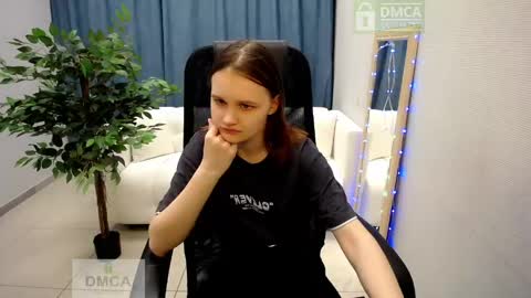 Sia online show from 04/17/26, 10:51